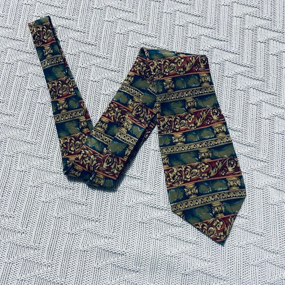 Vintage Met green patterned silk tie